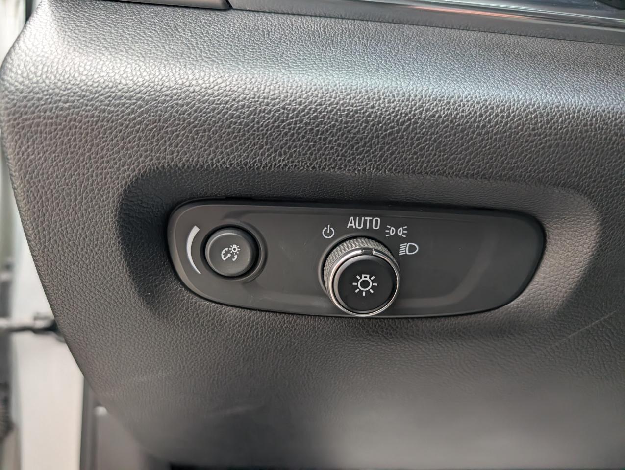 Chevrolet Traverse FWD 4dr LS w/1LS 2021