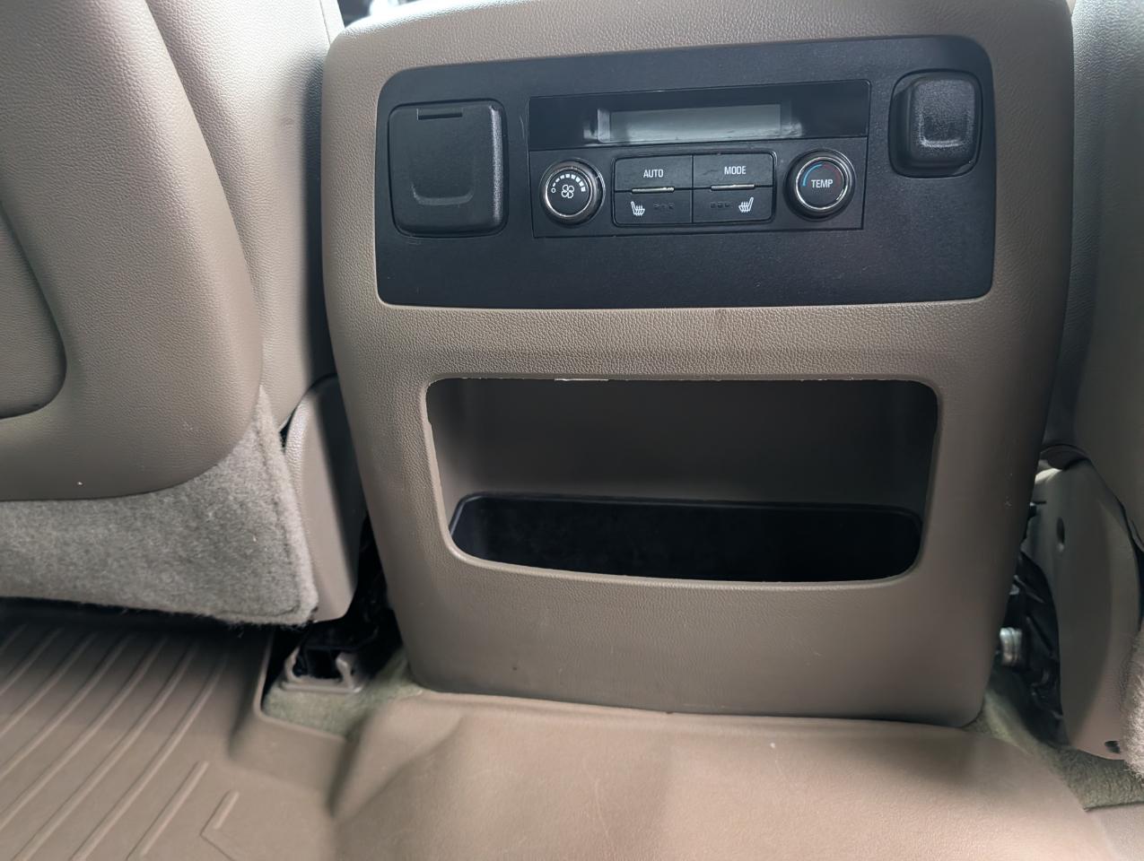 GMC Yukon 4WD 4dr SLT 2016
