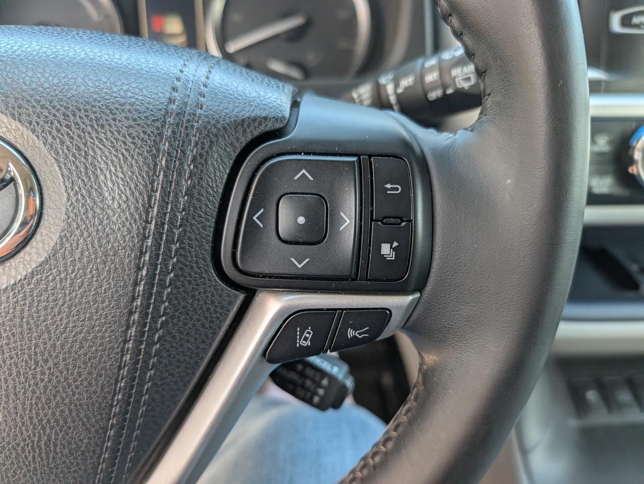 Toyota Highlander Hybrid XLE V6 AWD (Natl) 2018