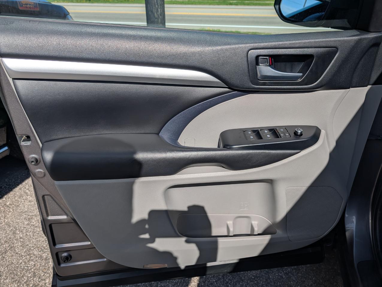 Toyota Highlander Hybrid XLE V6 AWD (Natl) 2018