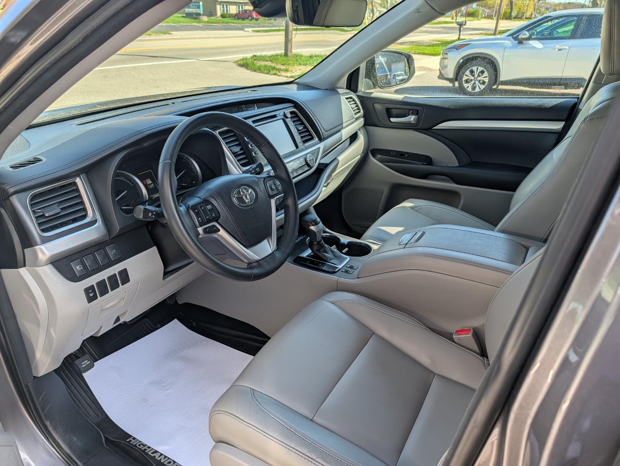 Toyota Highlander Hybrid XLE V6 AWD (Natl) 2018