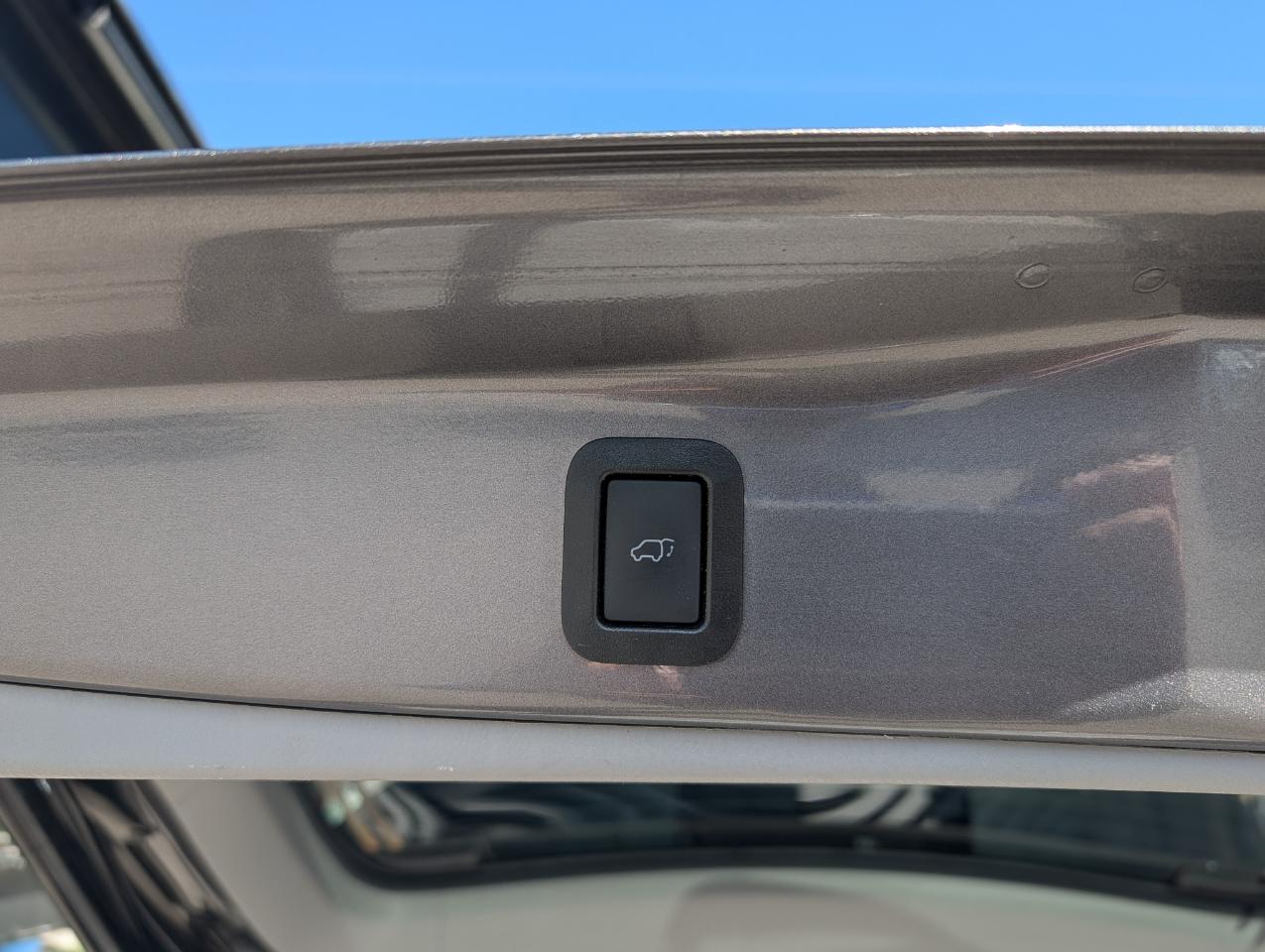 Toyota Highlander Hybrid XLE V6 AWD (Natl) 2018