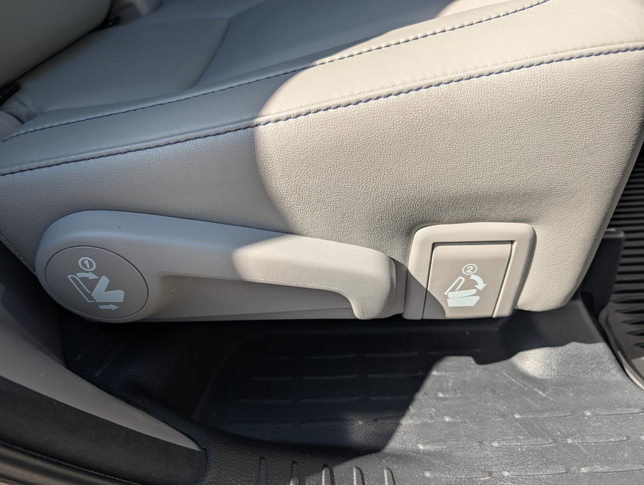 Toyota Highlander Hybrid XLE V6 AWD (Natl) 2018