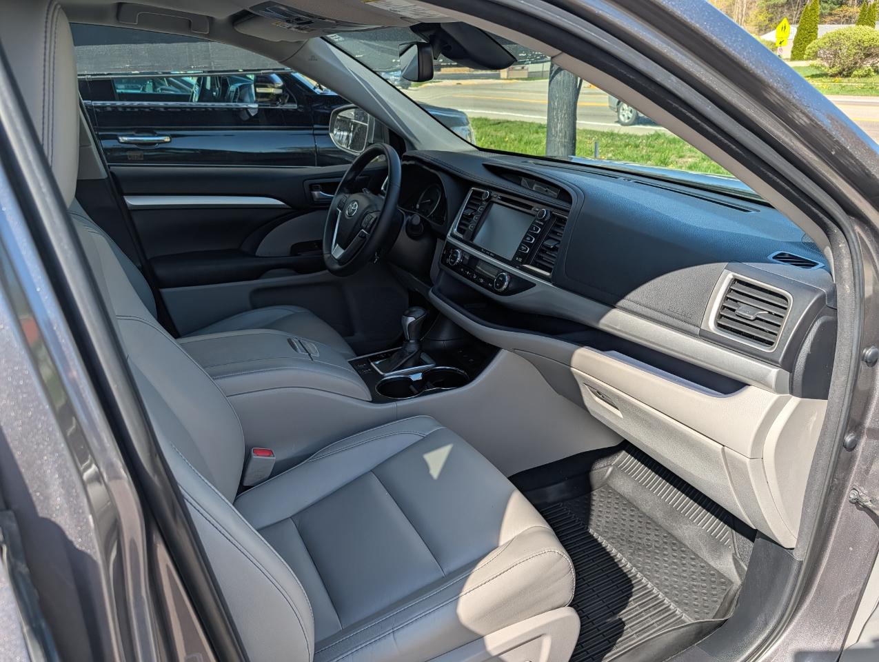 Toyota Highlander Hybrid XLE V6 AWD (Natl) 2018