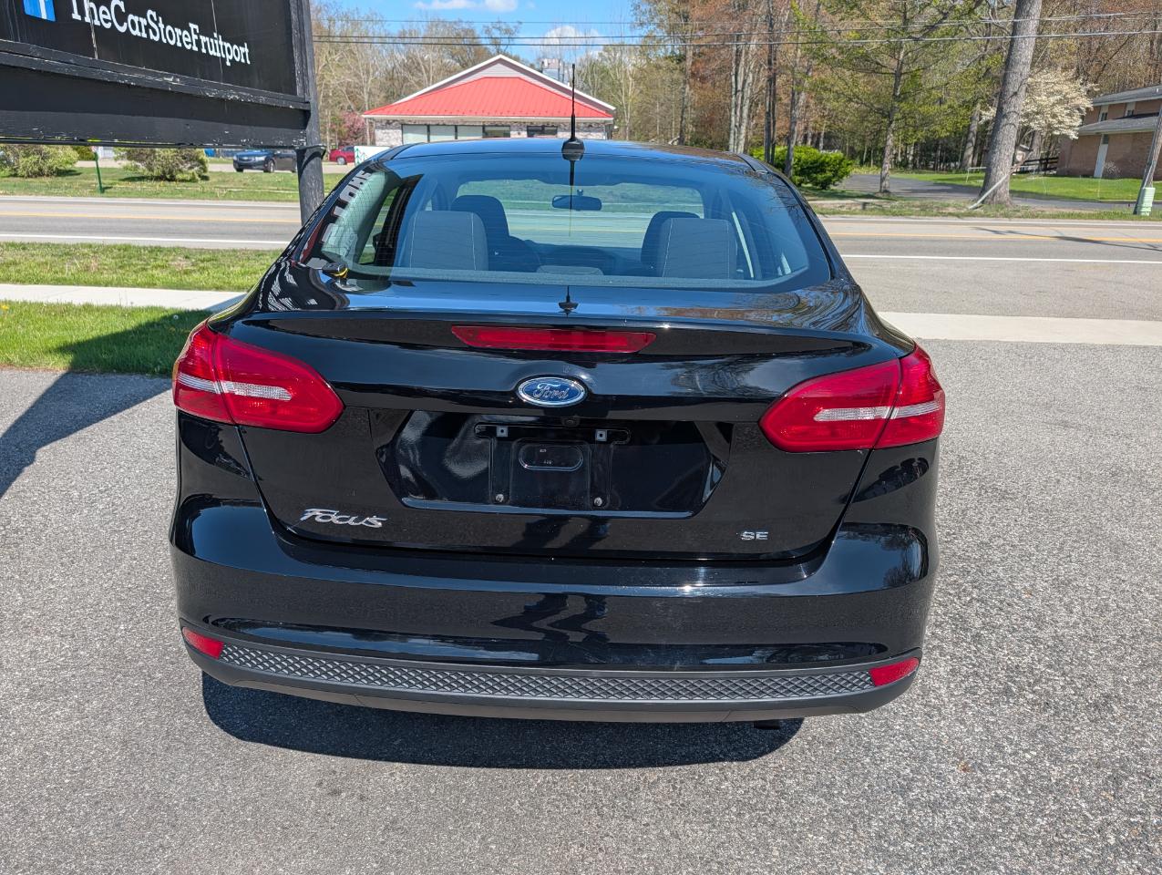 Ford Focus 4dr Sdn SE 2016