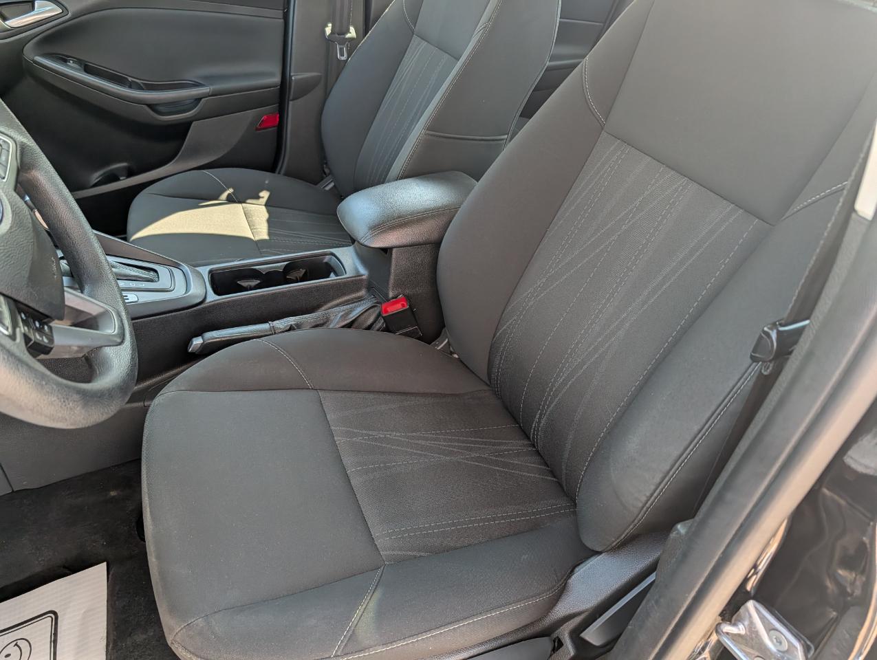 Ford Focus 4dr Sdn SE 2016