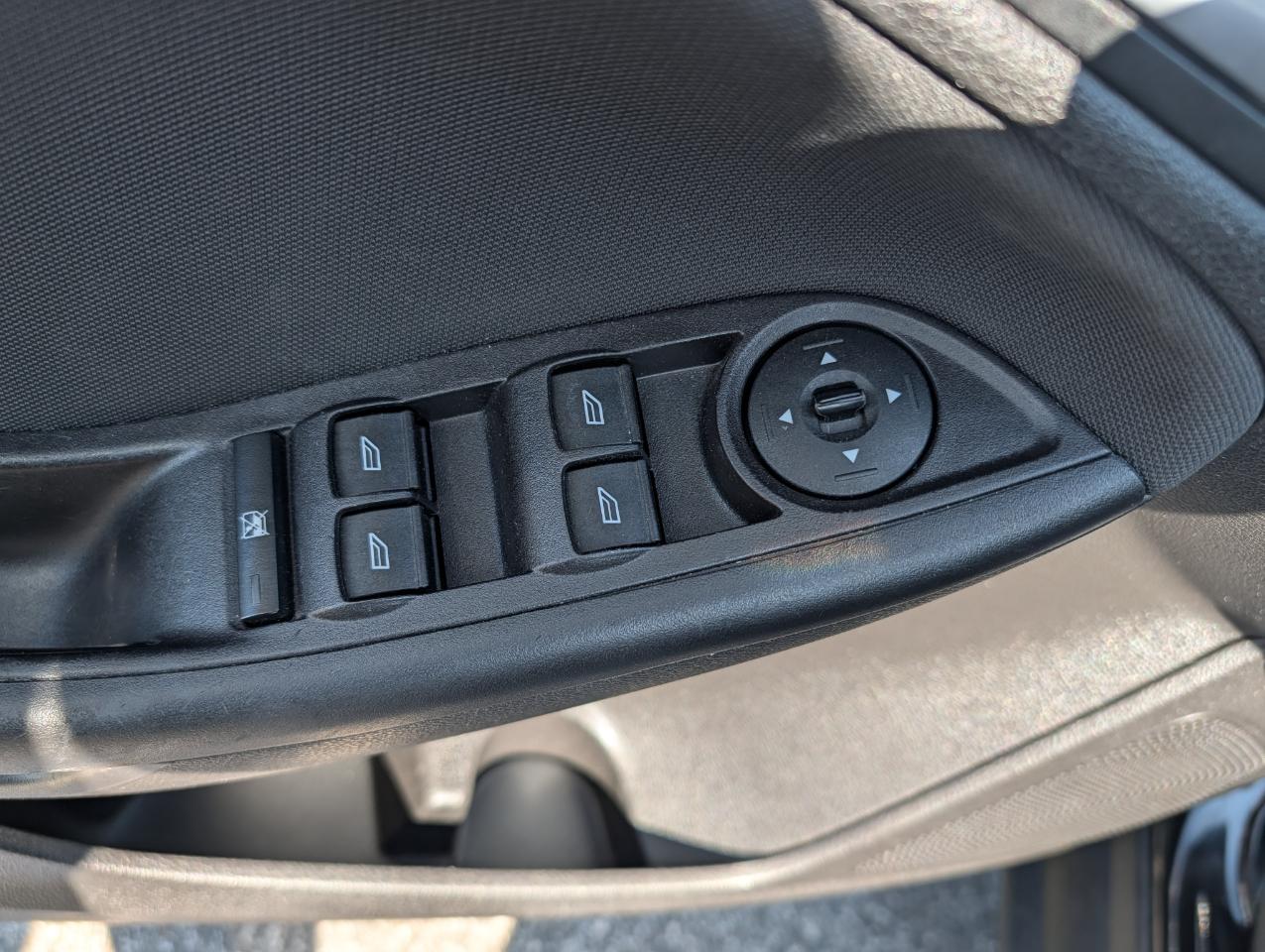 Ford Focus 4dr Sdn SE 2016
