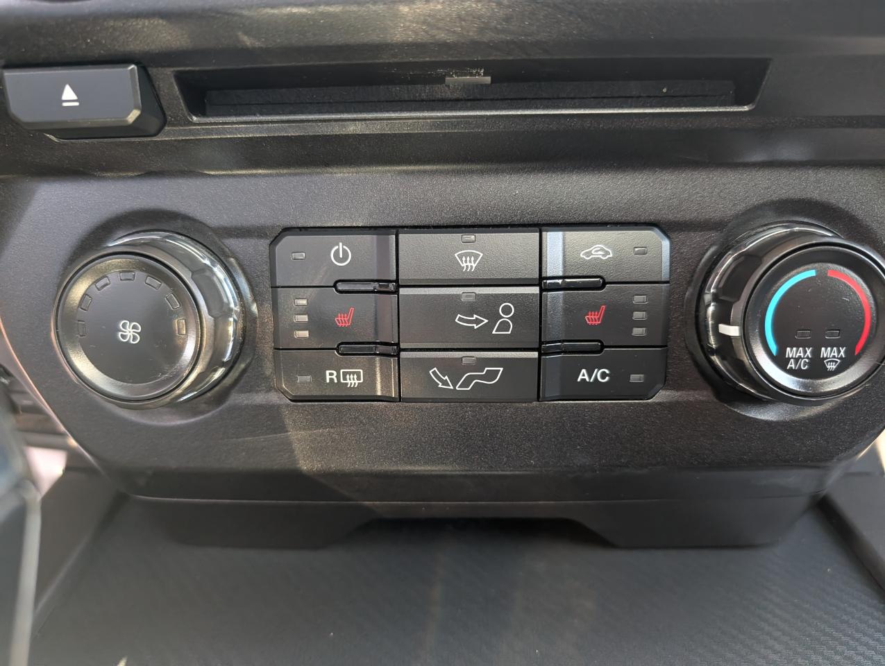 Ford F-150 4WD SuperCrew 145" XLT 2018