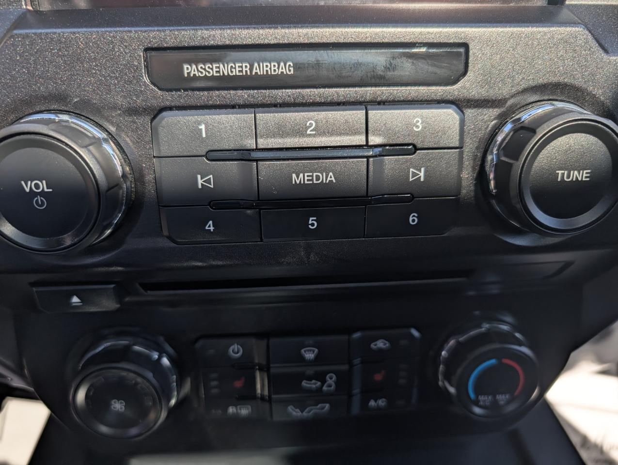 Ford F-150 4WD SuperCrew 145" XLT 2018