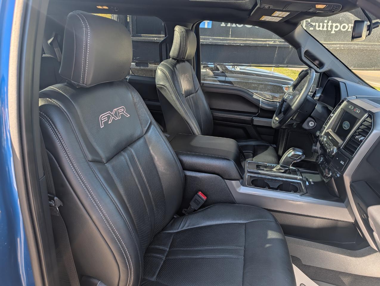 Ford F-150 4WD SuperCrew 145" XLT 2018