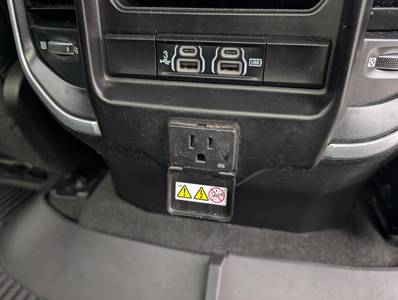 RAM 1500 Big Horn/Lone Star 4x4 Crew Cab 5'7" Box 2019