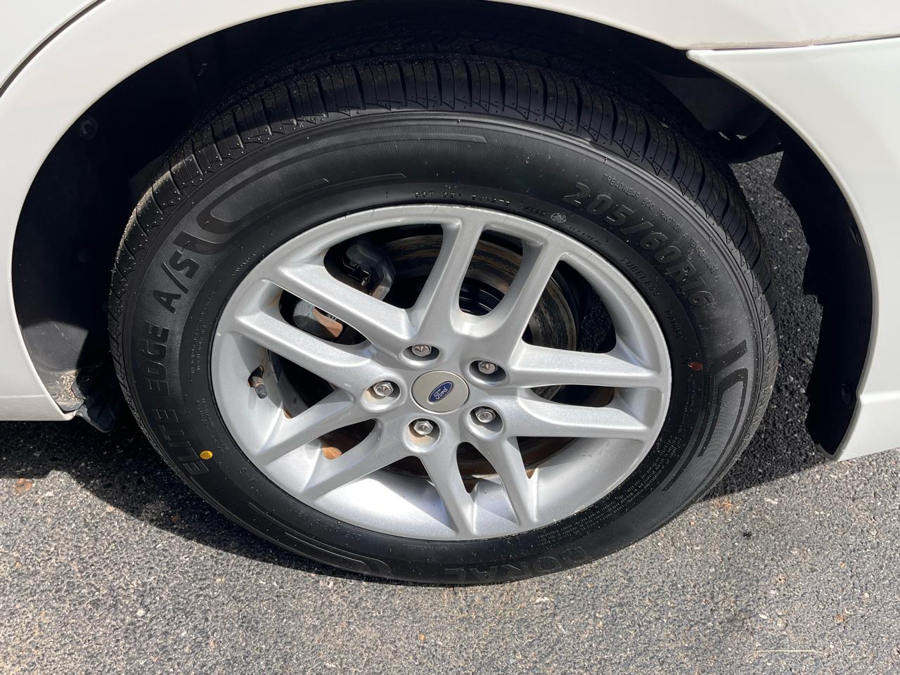 Ford Fusion 4dr Sdn S FWD 2012