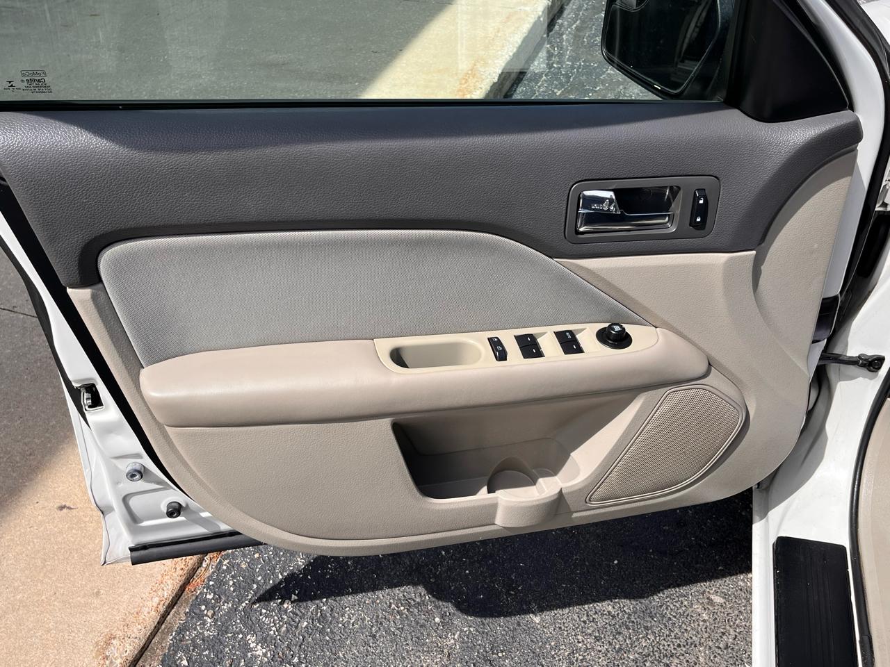 Ford Fusion 4dr Sdn S FWD 2012