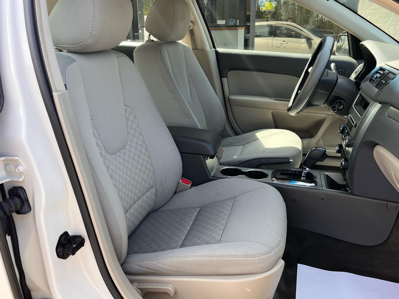 Ford Fusion 4dr Sdn S FWD 2012