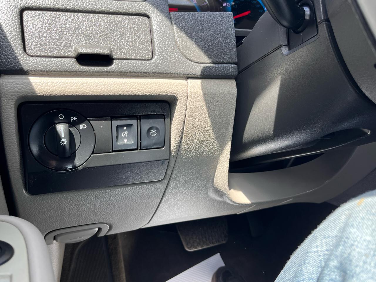 Ford Fusion 4dr Sdn S FWD 2012