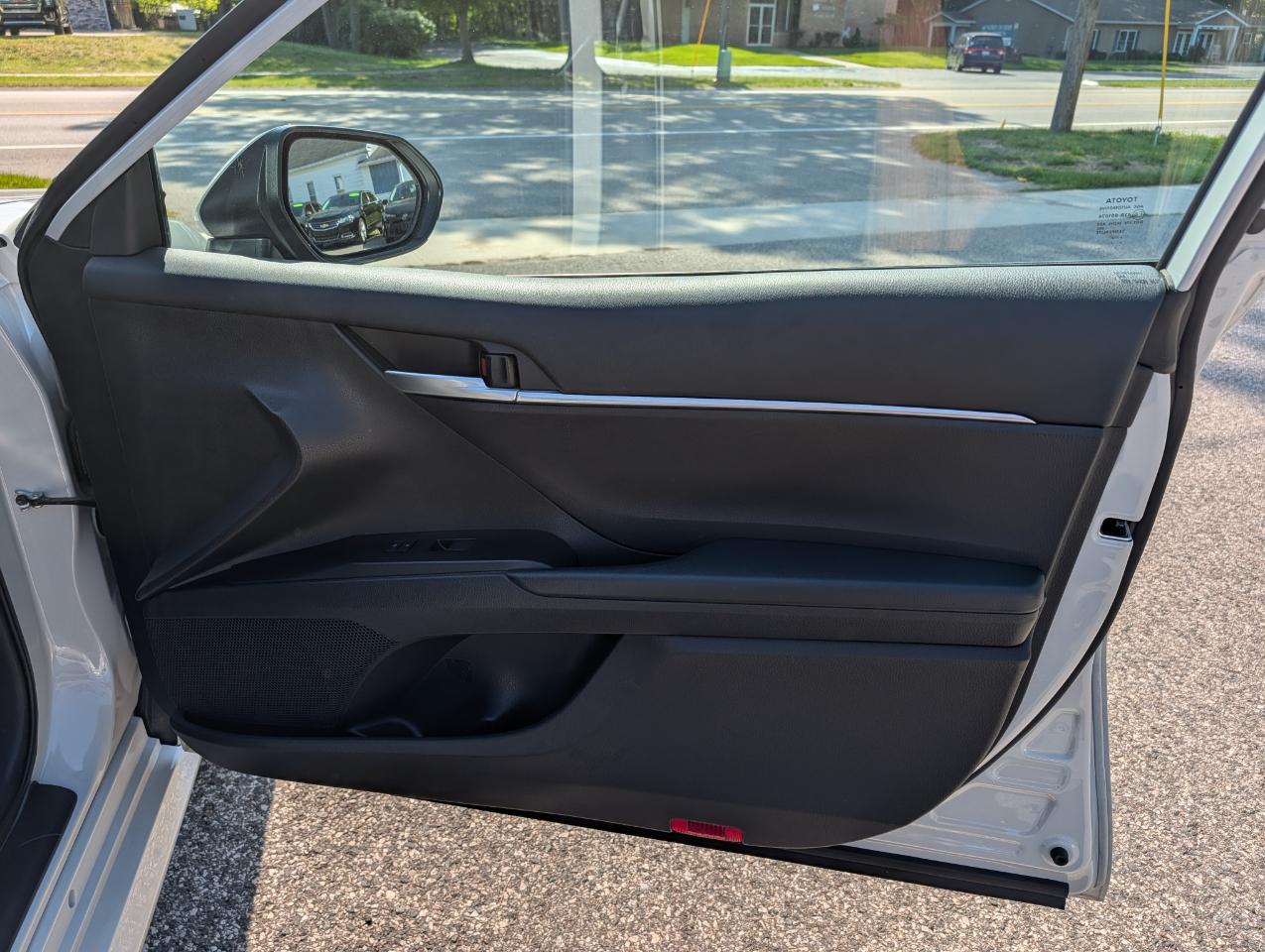 Toyota Camry 4dr Sdn LE Auto (Natl) 2023