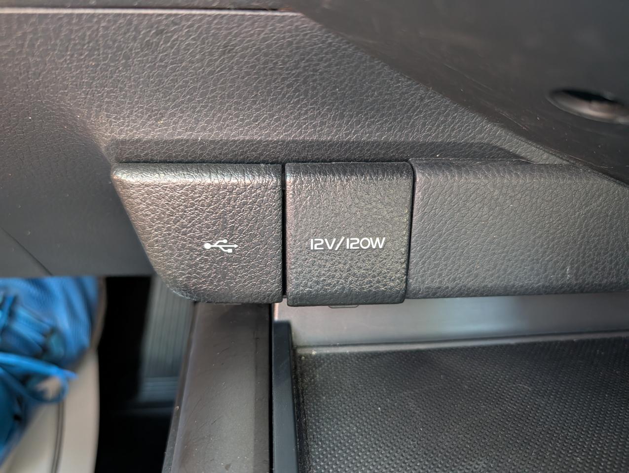 Toyota Camry 4dr Sdn LE Auto (Natl) 2023
