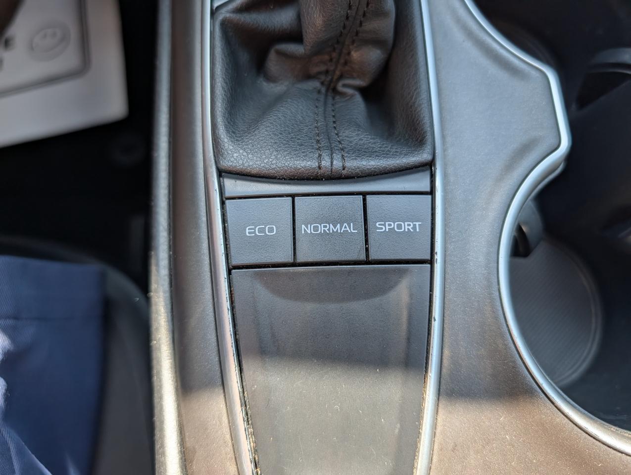 Toyota Camry 4dr Sdn LE Auto (Natl) 2023