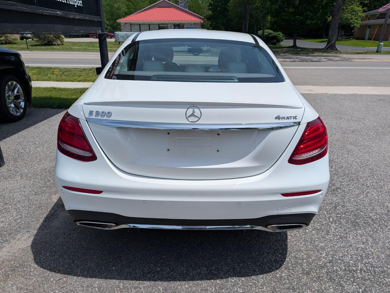 Mercedes-Benz E-Class E 300 4MATIC Sedan 2017