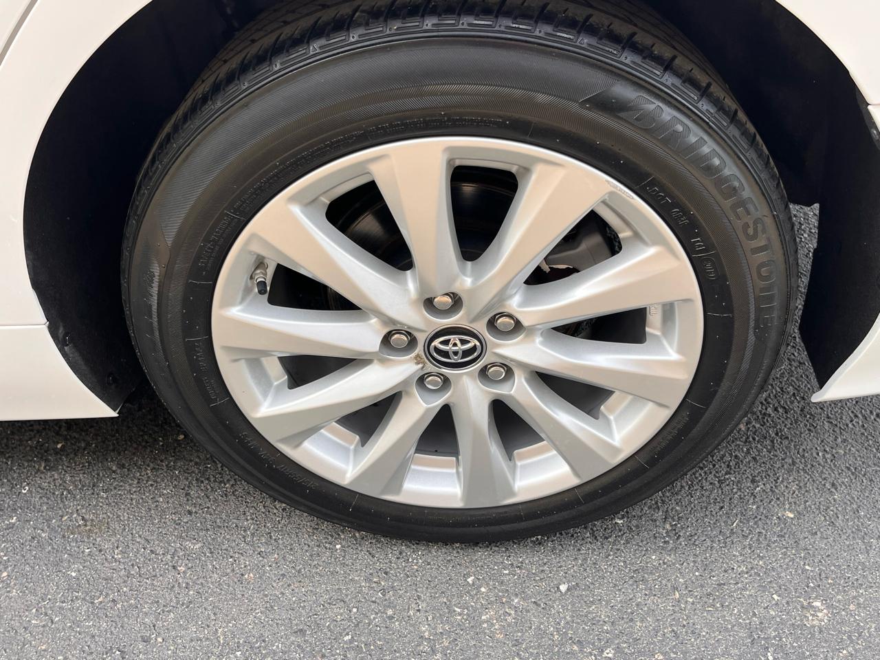 Toyota Camry  2019
