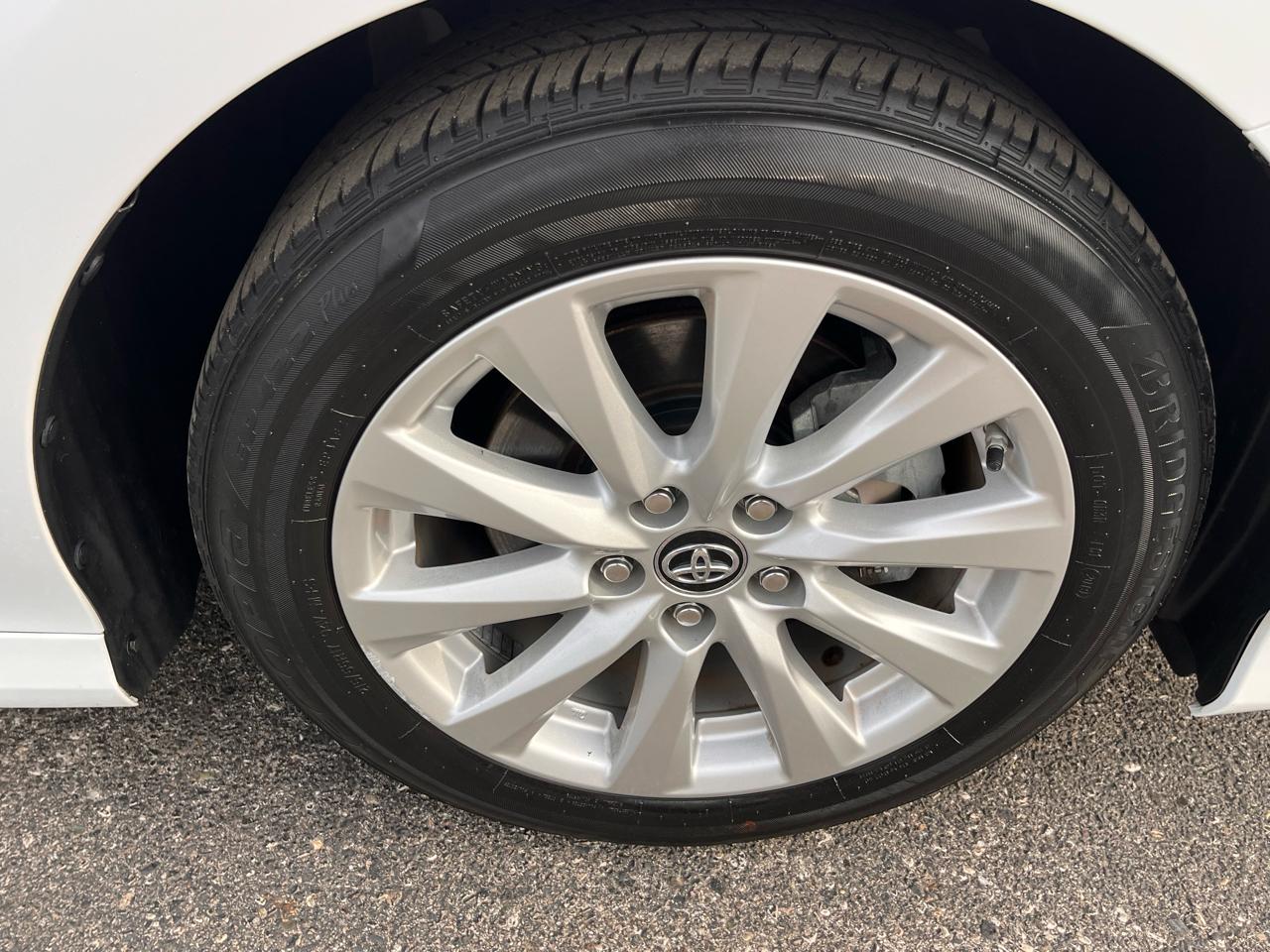 Toyota Camry  2019