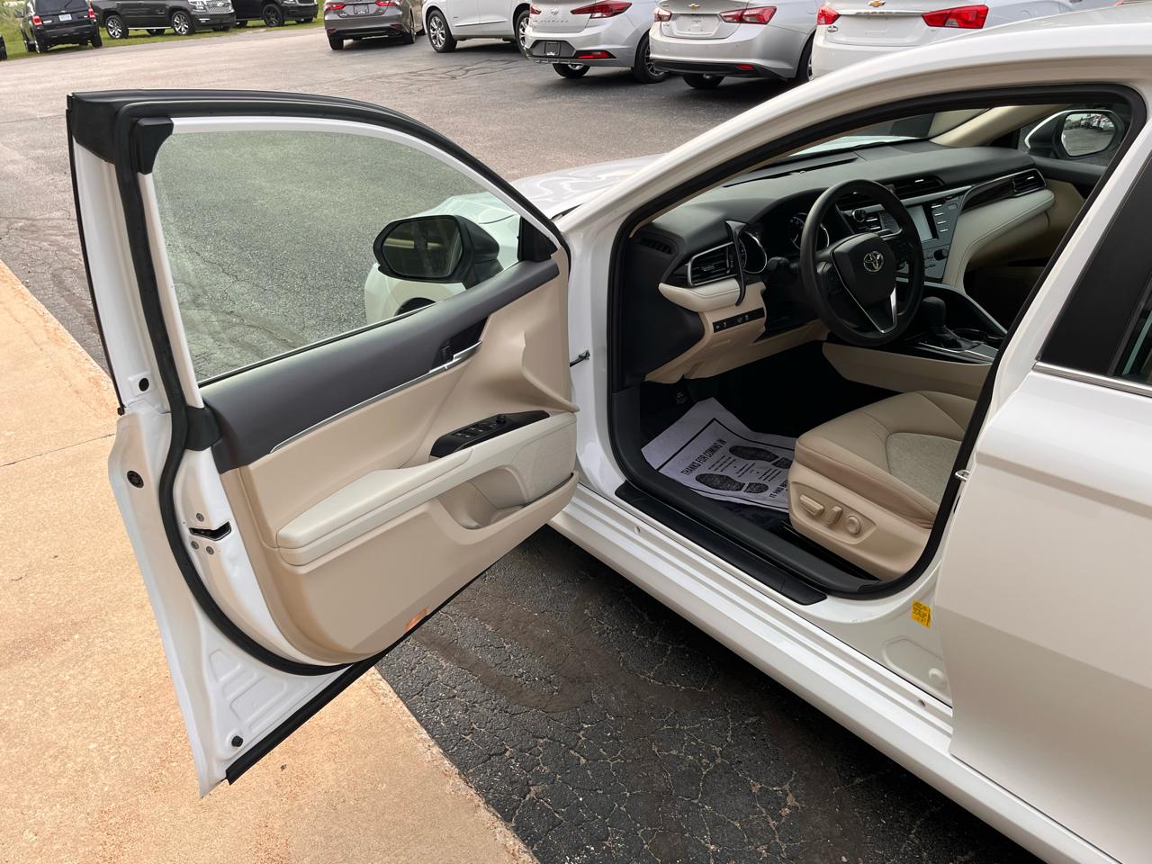 Toyota Camry  2019