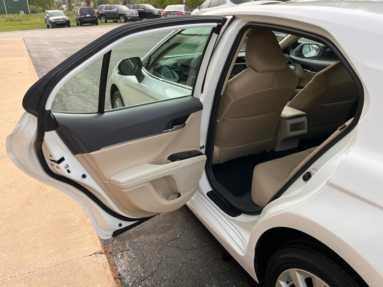 Toyota Camry  2019