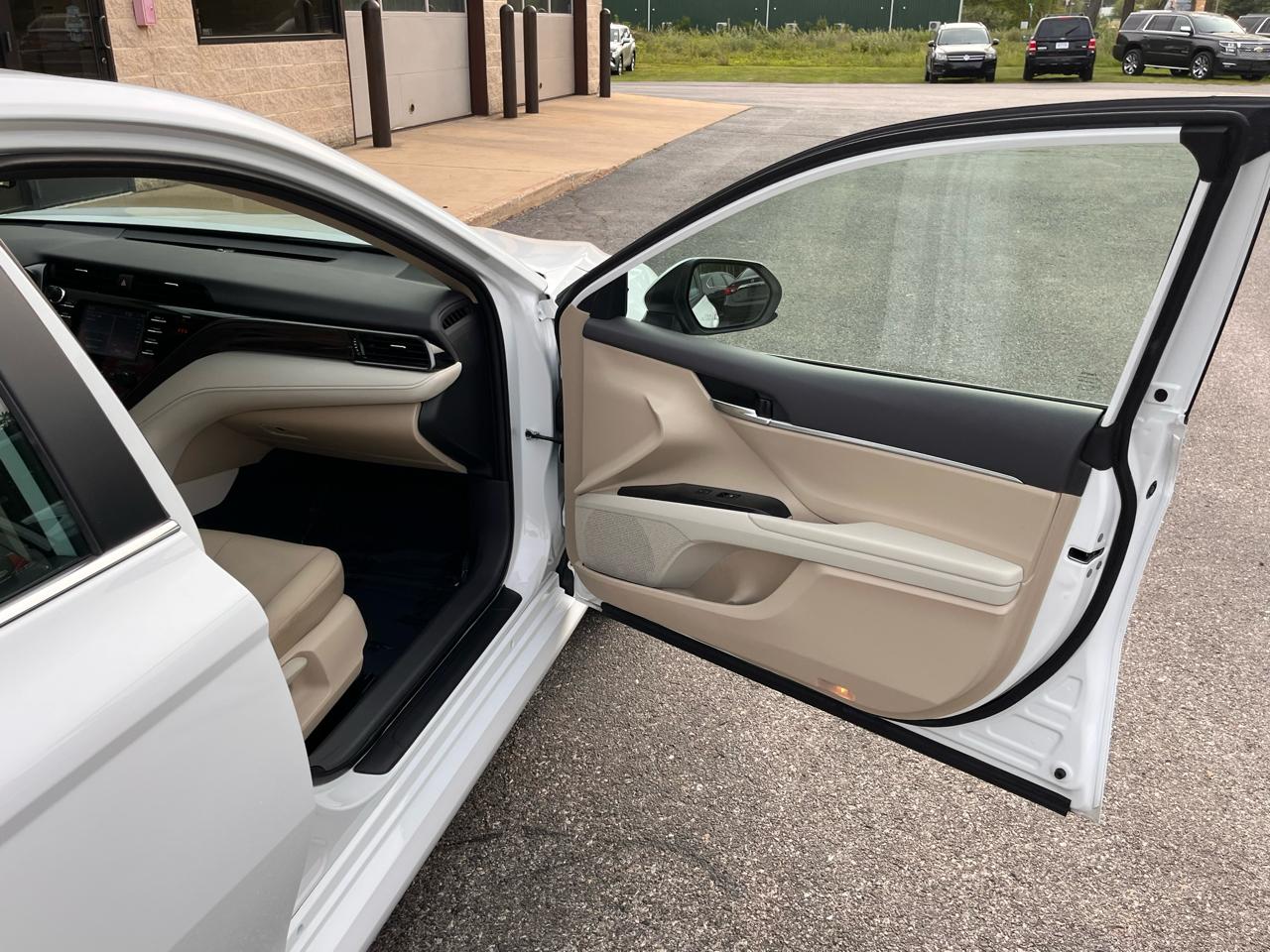 Toyota Camry  2019