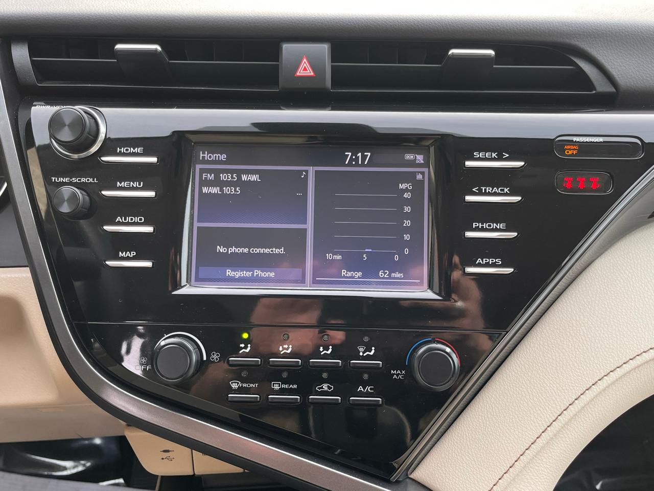 Toyota Camry  2019