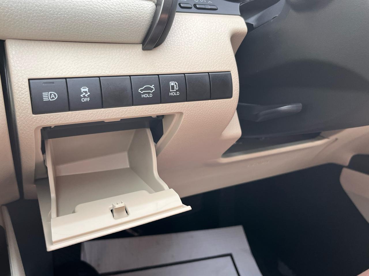 Toyota Camry  2019
