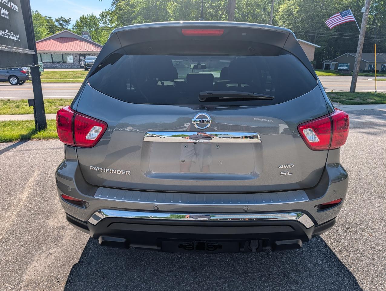 Nissan Pathfinder 4x4 SL 2018