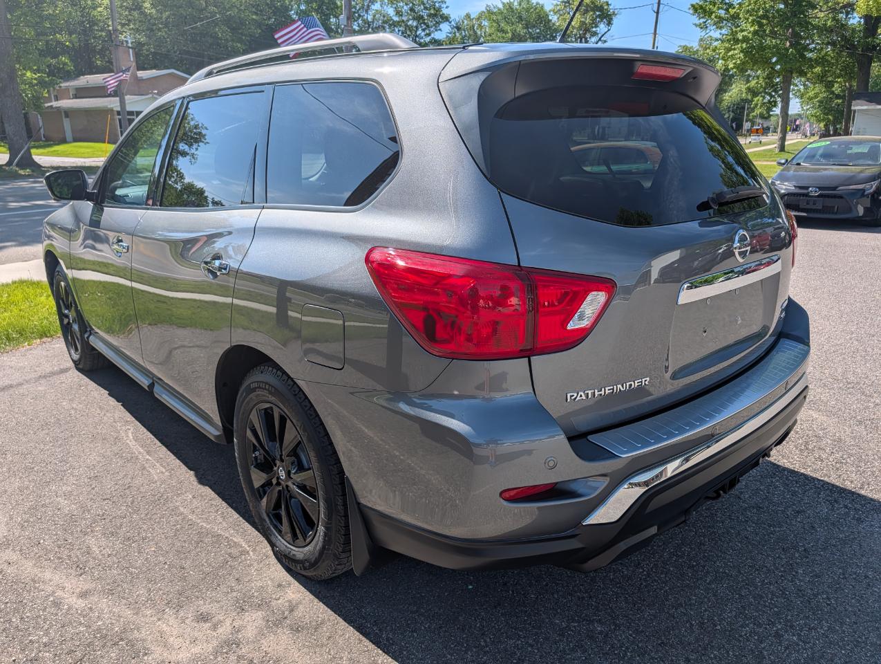 Nissan Pathfinder 4x4 SL 2018