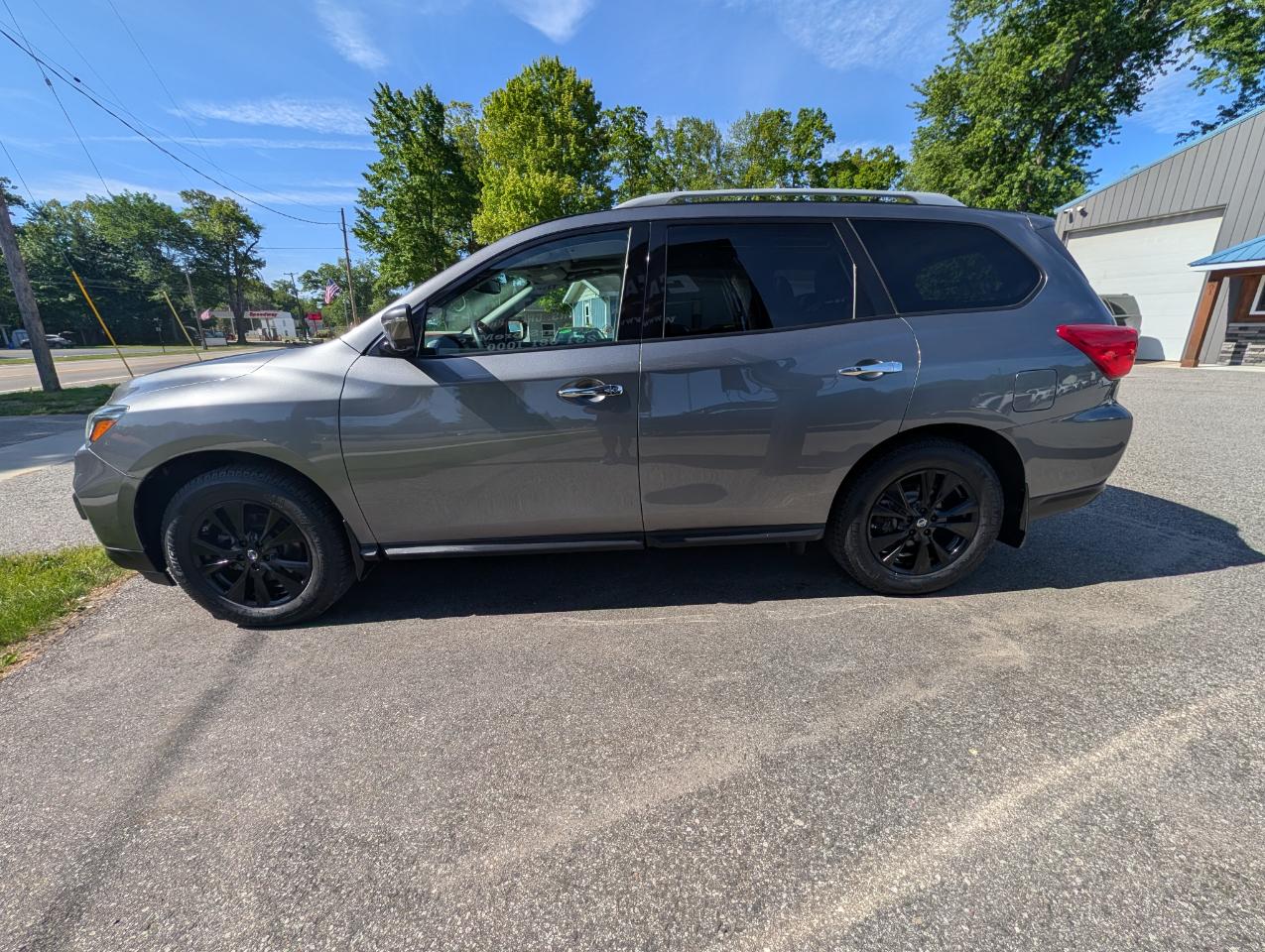 Nissan Pathfinder 4x4 SL 2018
