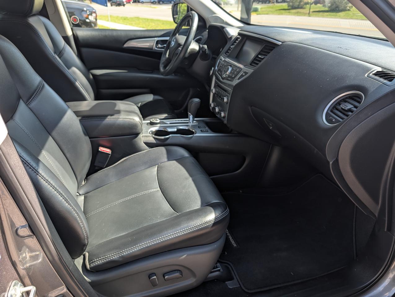 Nissan Pathfinder 4x4 SL 2018