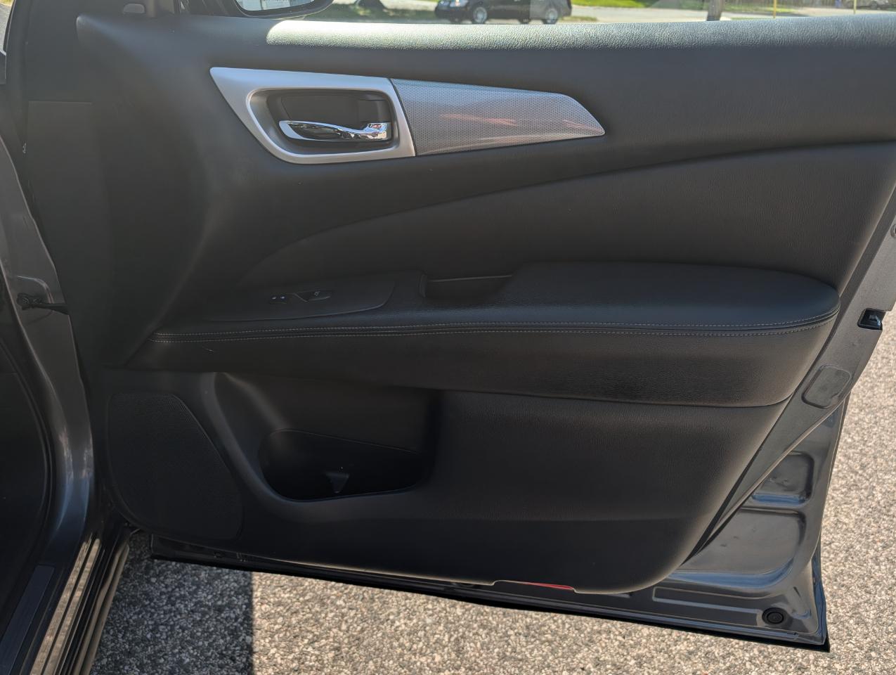 Nissan Pathfinder 4x4 SL 2018