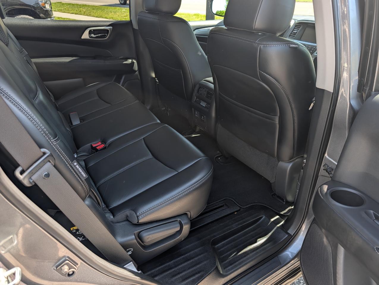 Nissan Pathfinder 4x4 SL 2018