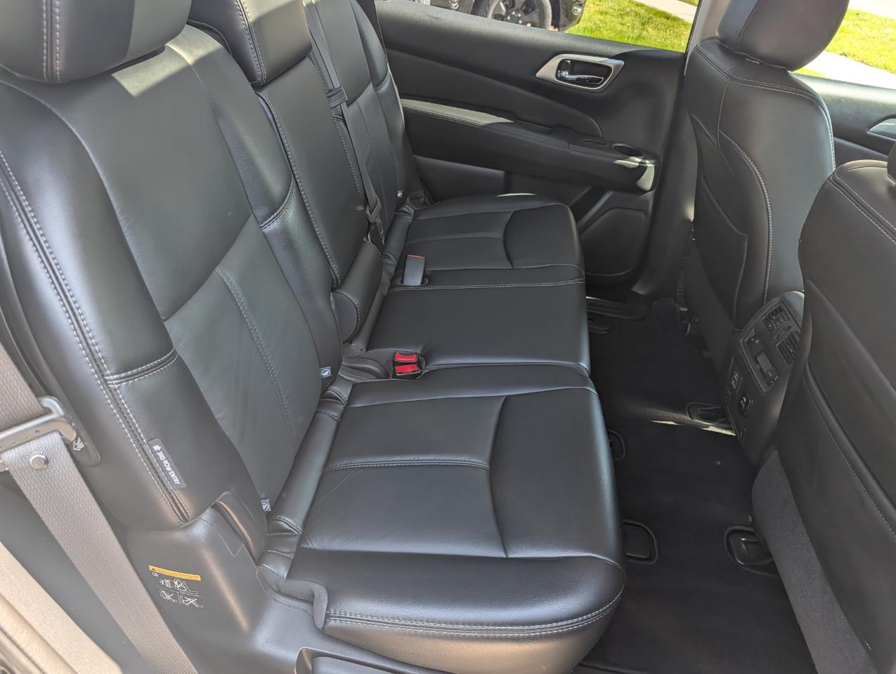 Nissan Pathfinder 4x4 SL 2018