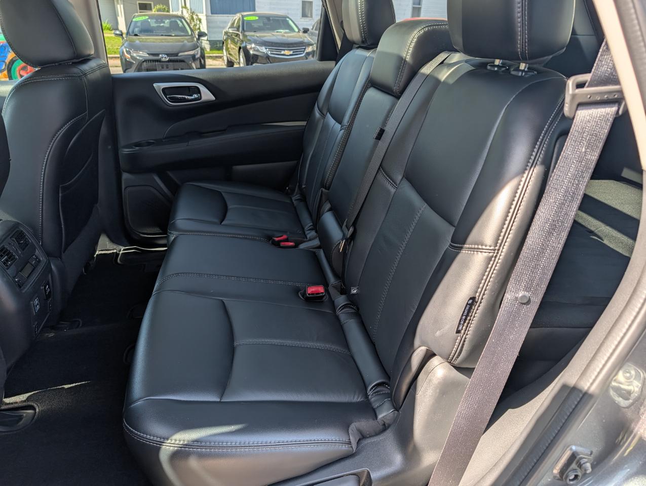 Nissan Pathfinder 4x4 SL 2018