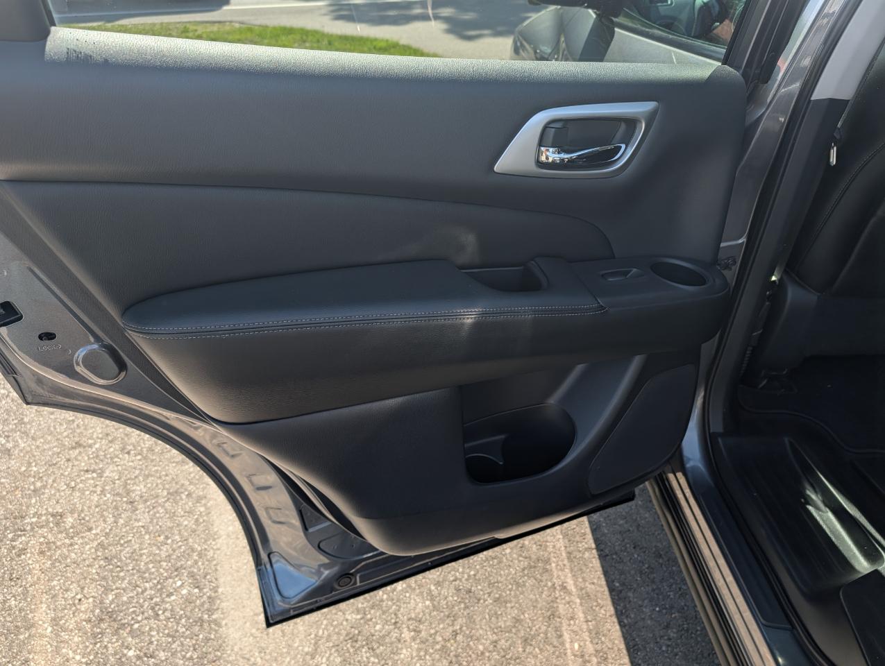 Nissan Pathfinder 4x4 SL 2018