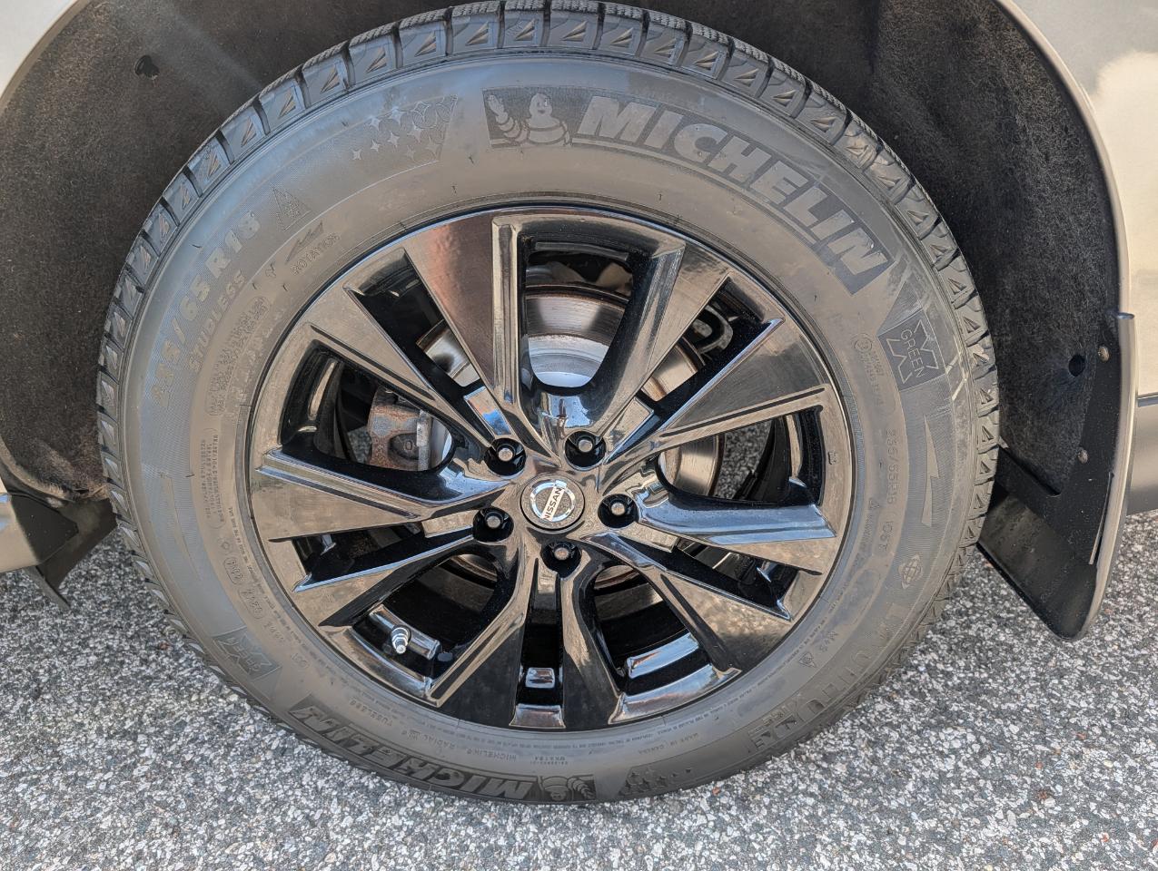 Nissan Pathfinder 4x4 SL 2018