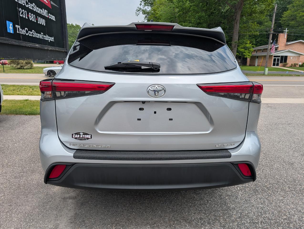 Toyota Highlander LE AWD (Natl) 2022