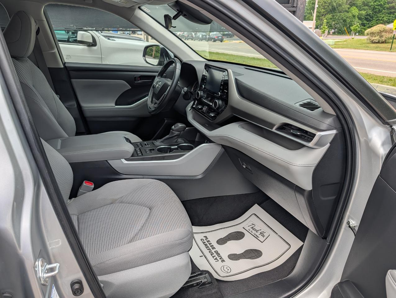 Toyota Highlander LE AWD (Natl) 2022