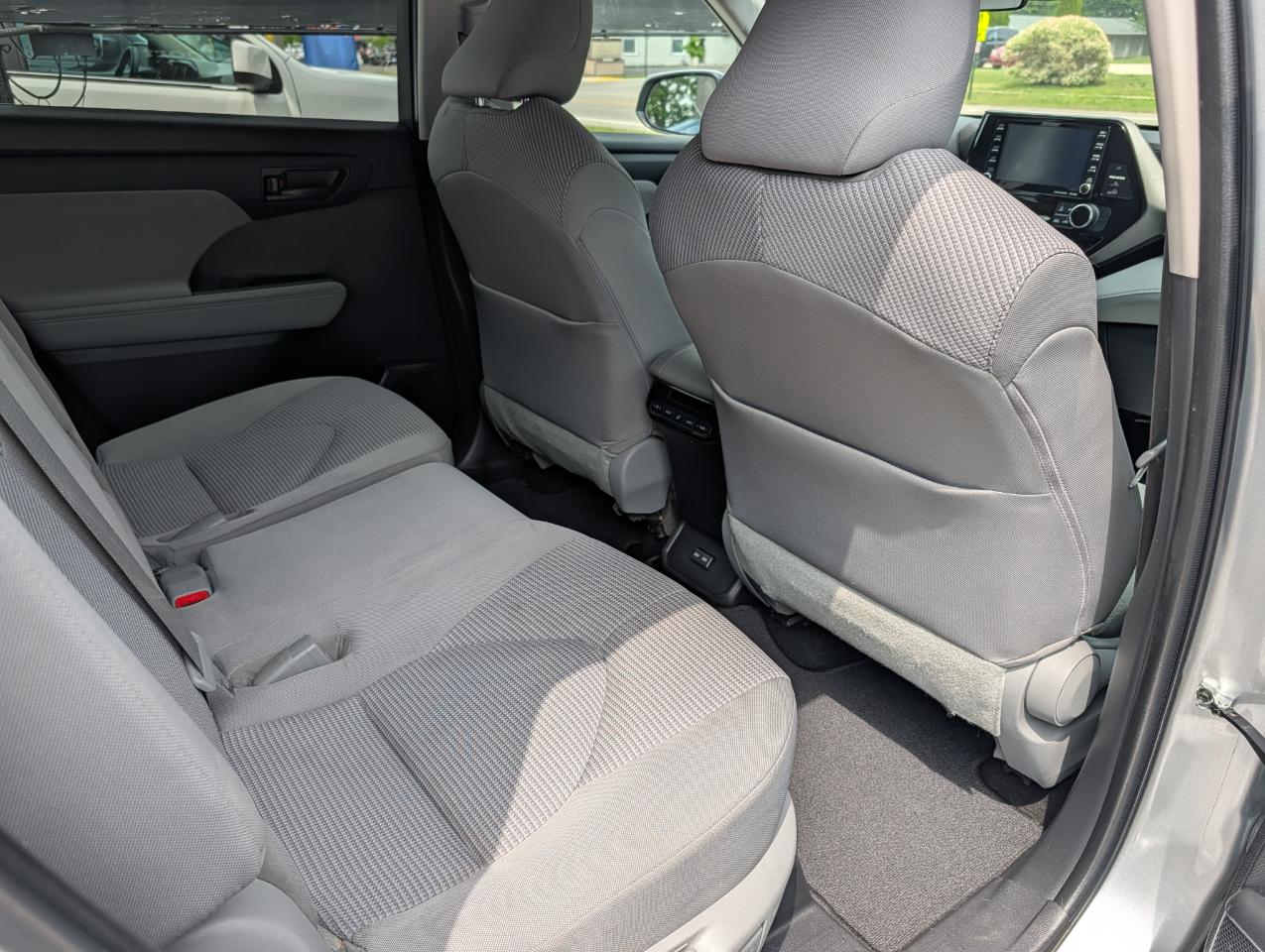 Toyota Highlander LE AWD (Natl) 2022