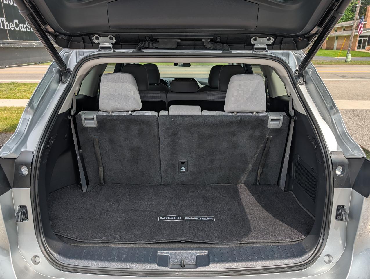 Toyota Highlander LE AWD (Natl) 2022