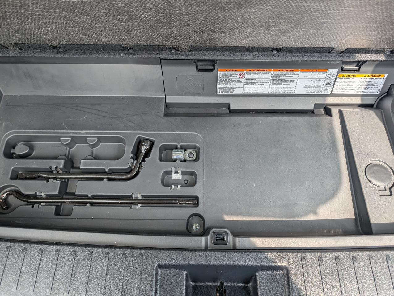 Toyota Highlander LE AWD (Natl) 2022