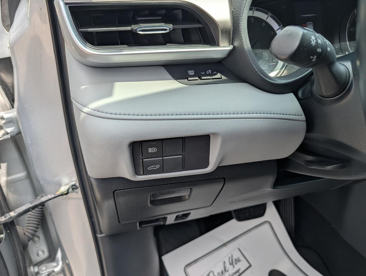 Toyota Highlander LE AWD (Natl) 2022