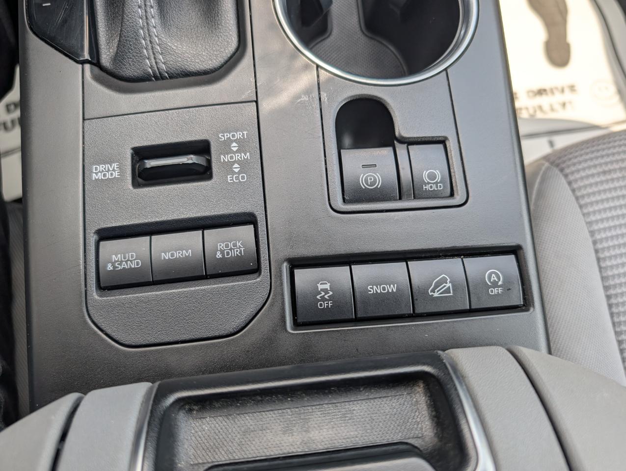 Toyota Highlander LE AWD (Natl) 2022