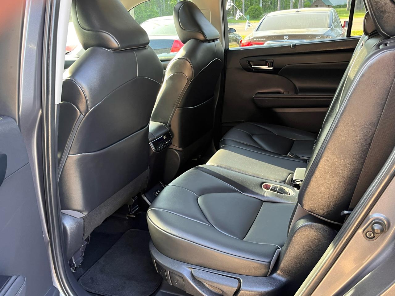 Toyota Highlander  2021