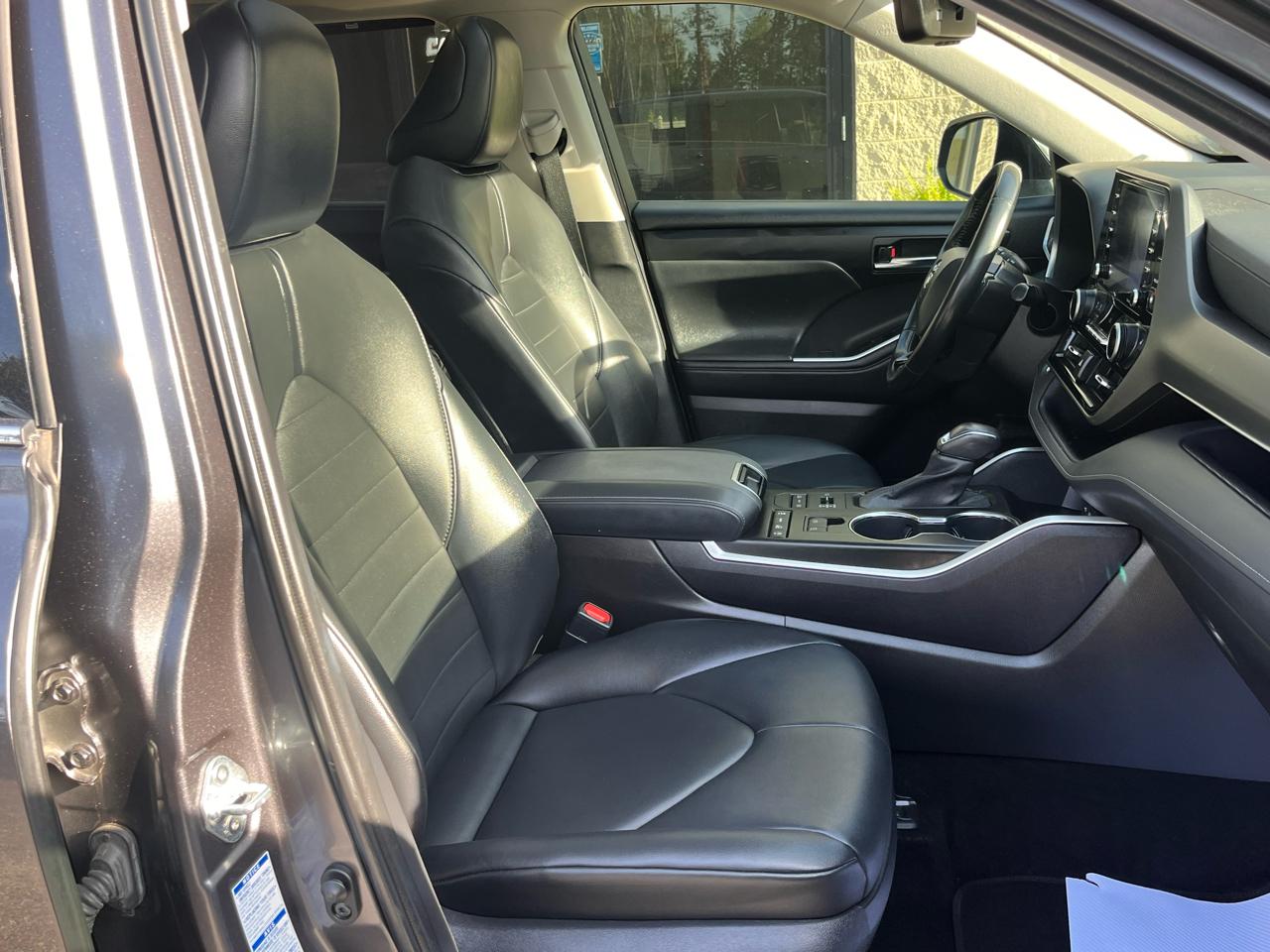 Toyota Highlander  2021