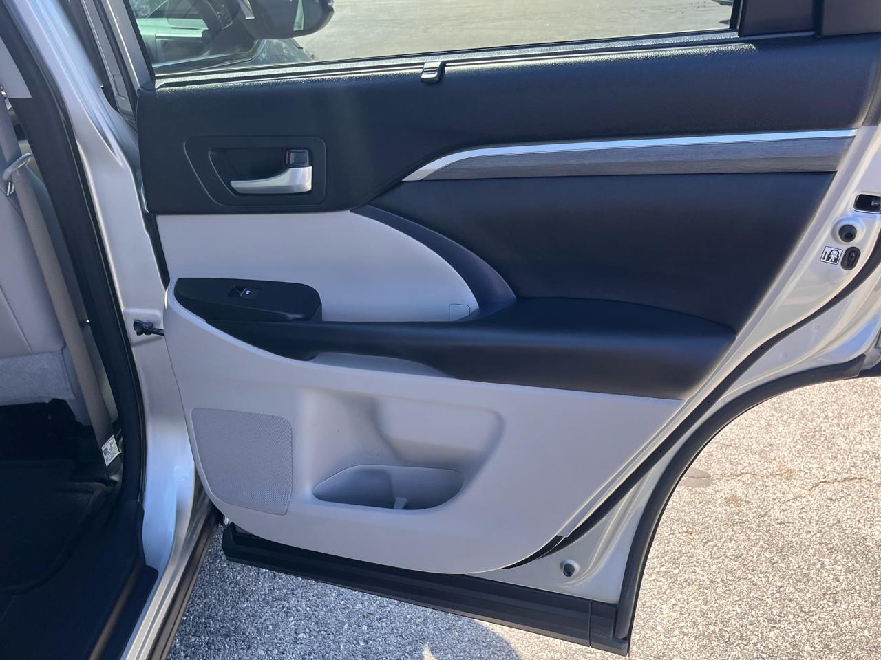 Toyota Highlander  2018